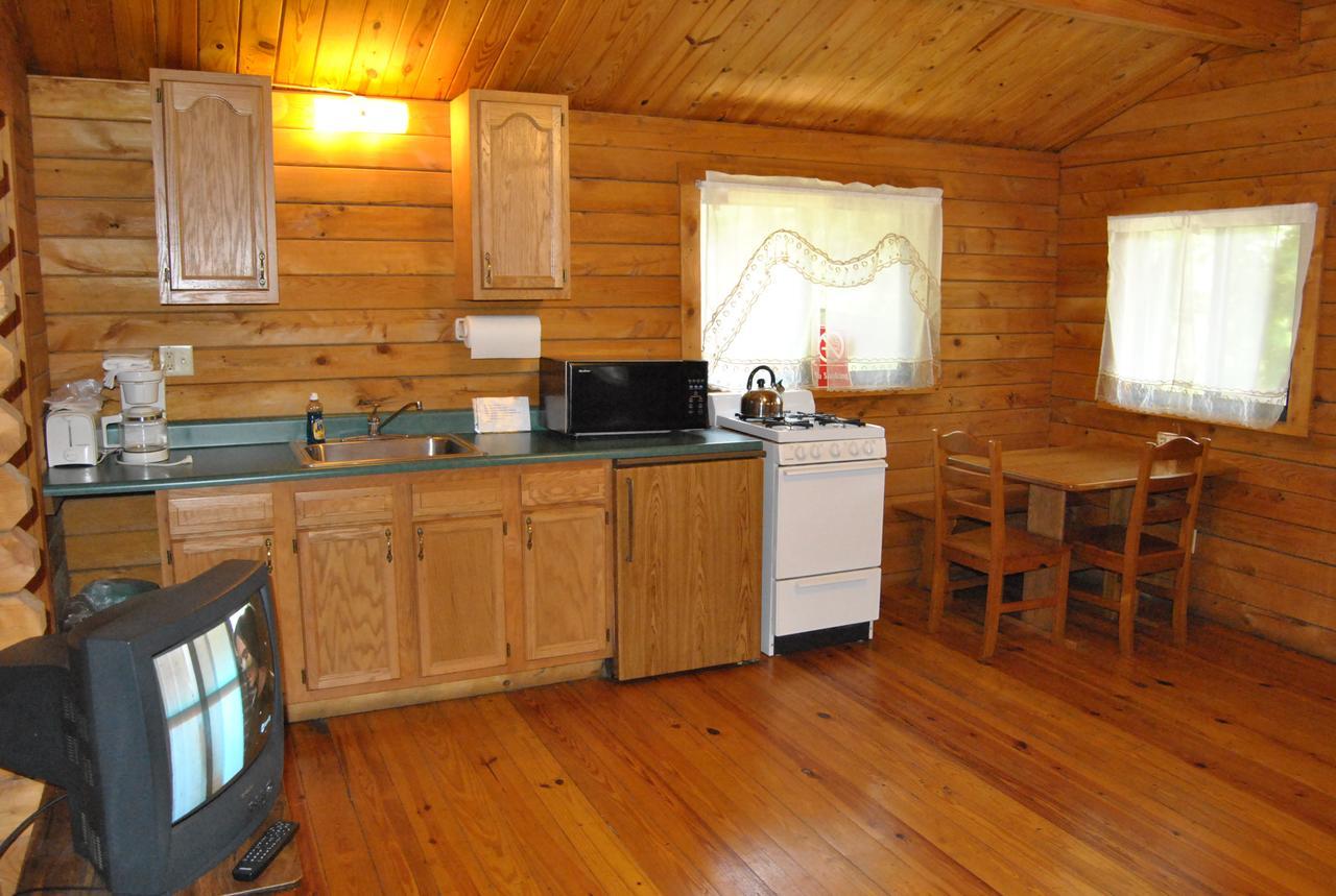 Robin Hill Camping Resort One-Bedroom Cottage 8 Lenhartsville Ngoại thất bức ảnh